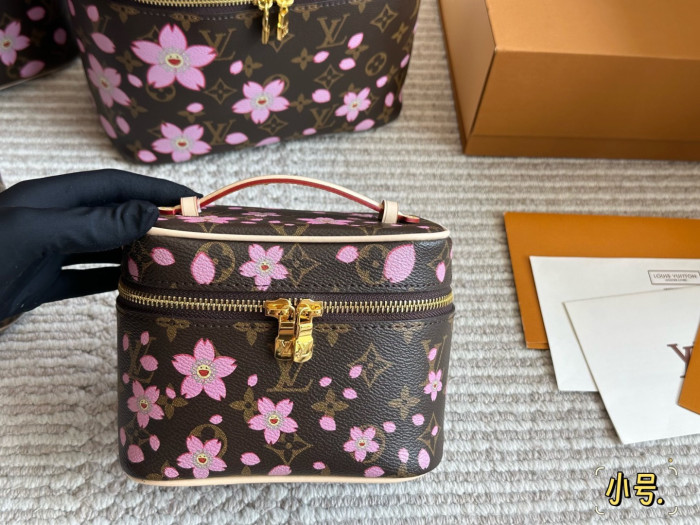 LV Vanity Pouch Bag 311 DB041-561 16-30cm
