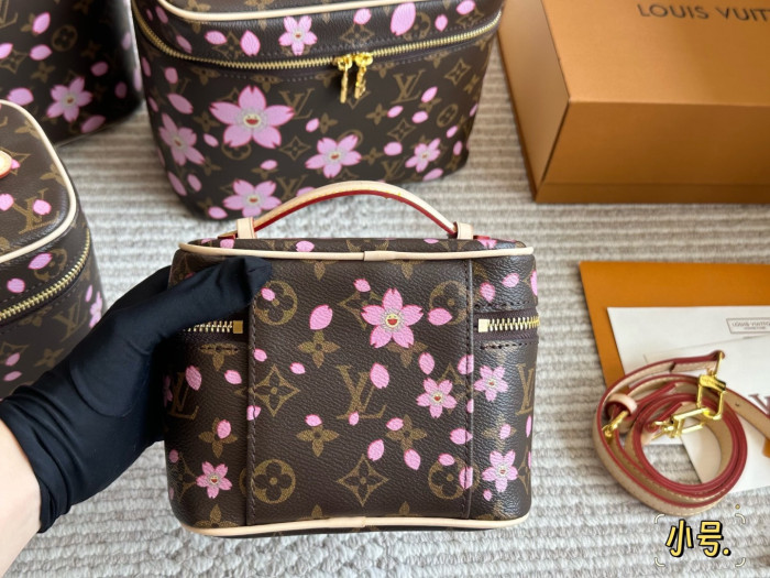 LV Vanity Pouch Bag 311 DB041-561 16-30cm