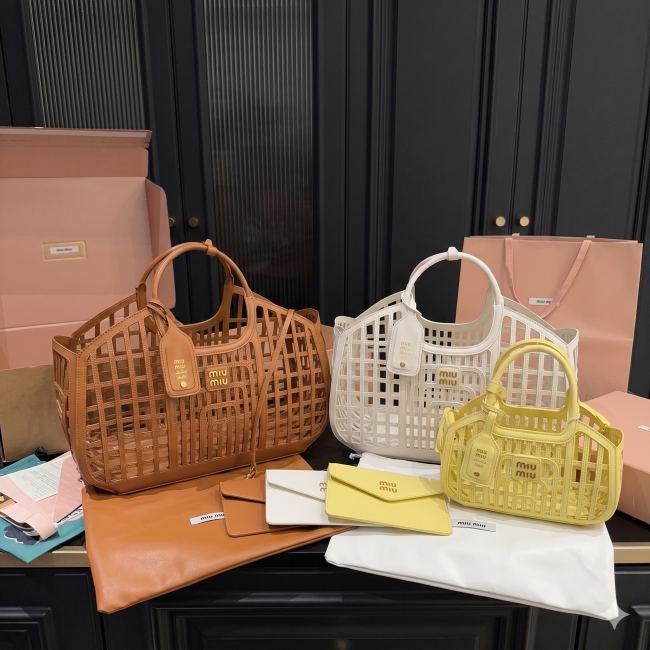 Miu Miu Beach Bag DB084
