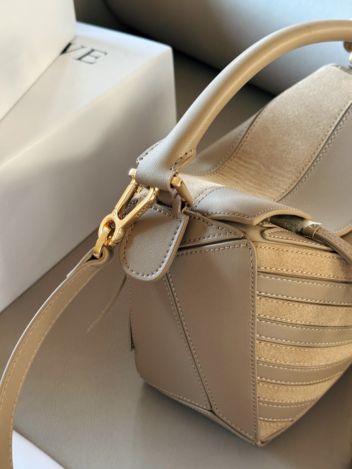 LOEWE Puzzle  DB582 25CM