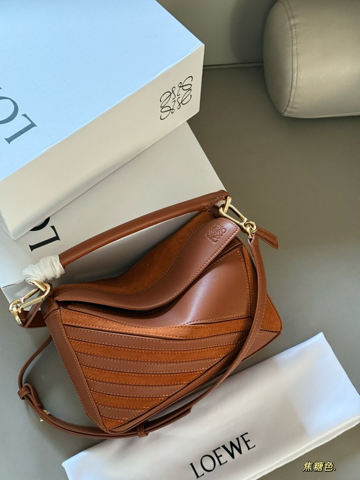 LOEWE Puzzle  DB582 25CM