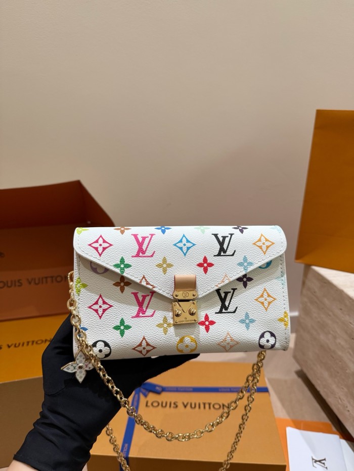 LV Pouch Metis Chain Bag