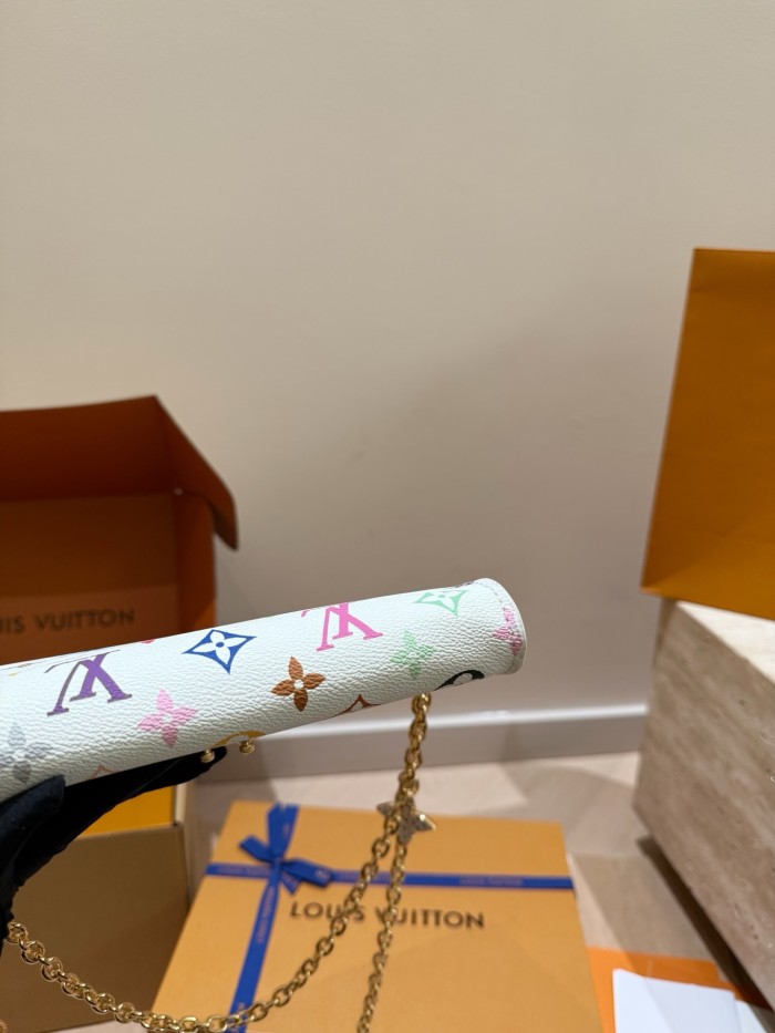 LV Pouch Metis Chain Bag