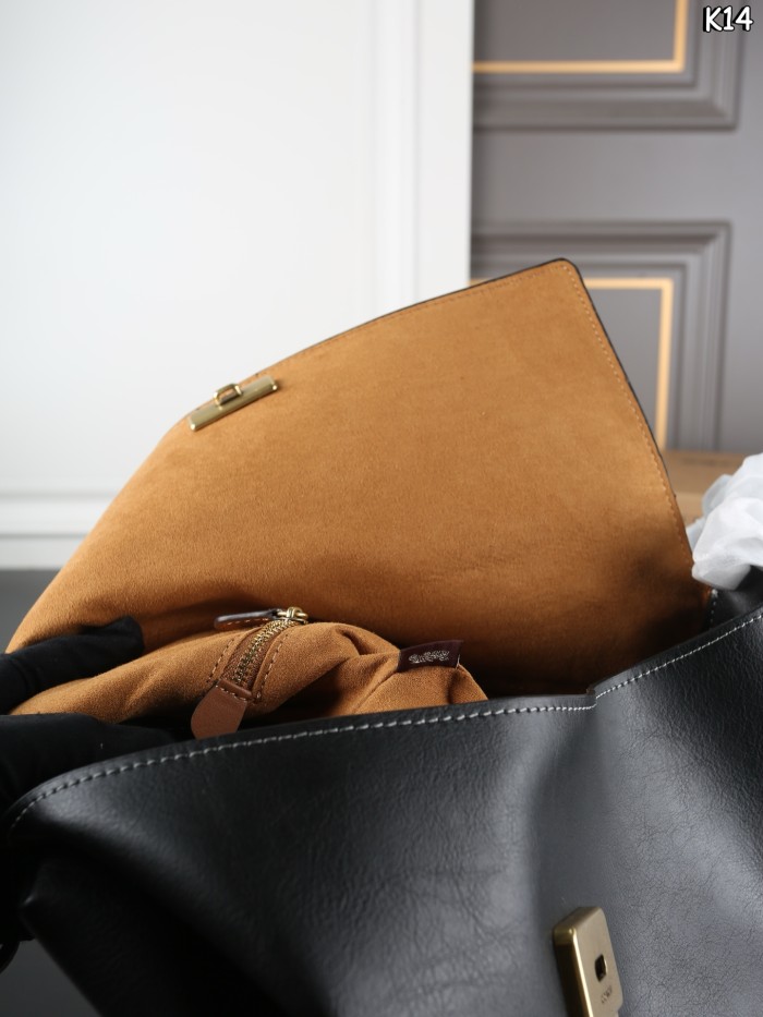 Coach Chelsea Hobo Bag  DB032