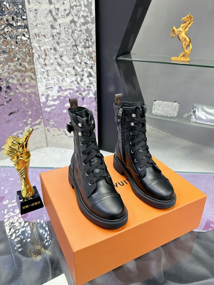 LV Monogram  boots HL023