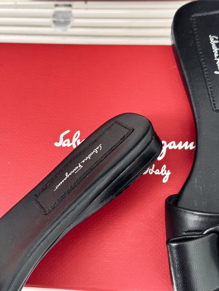 Ferragamo Shoes 005 HL062
