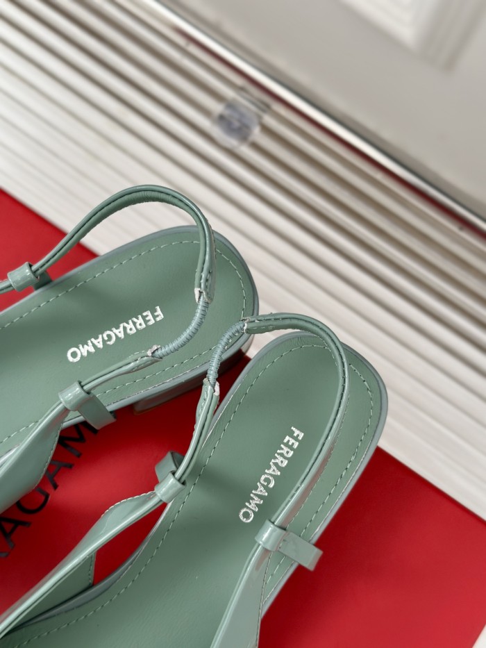 Ferragamo Shoes 007 HL082