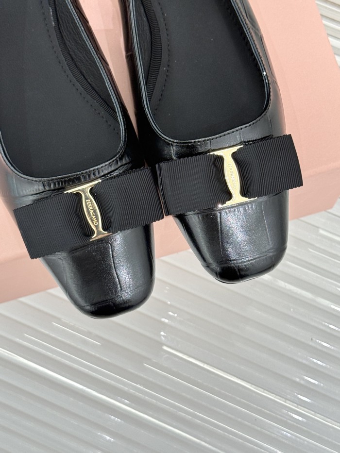 Ferragamo Shoes 017 HL003