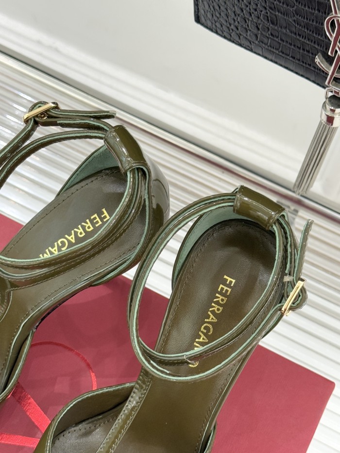 Ferragamo Shoes 032 HL023