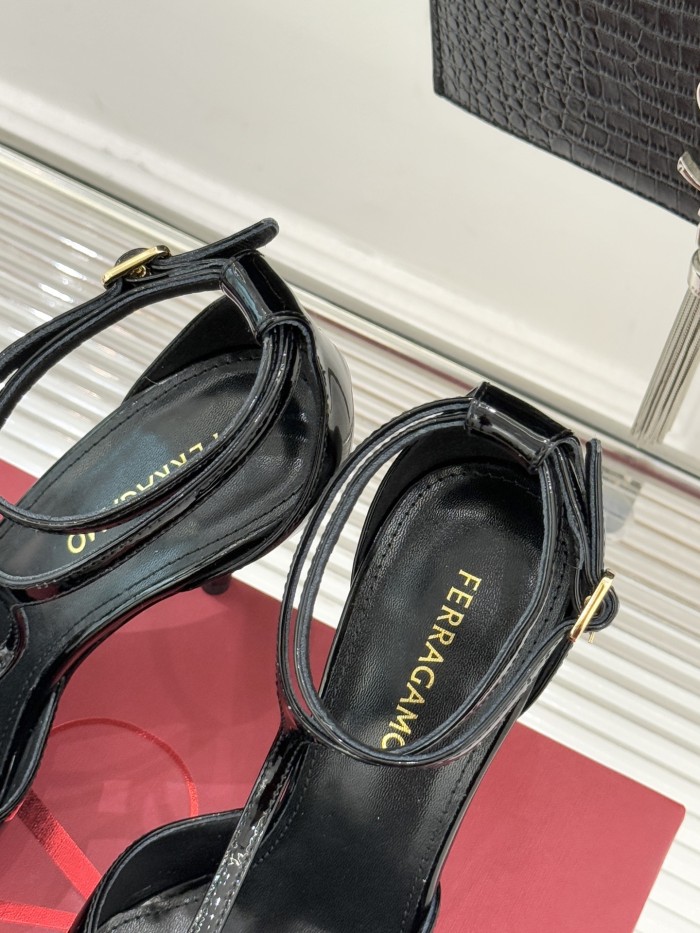 Ferragamo Shoes 032 HL023