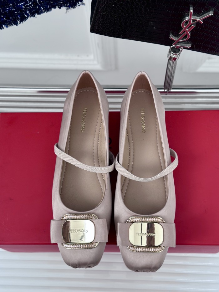 Ferragamo Shoes 024 HL072