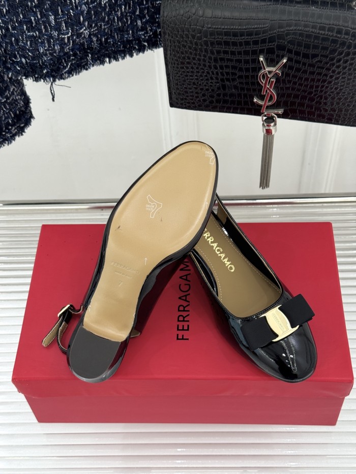 Ferragamo Shoes 036 HL003