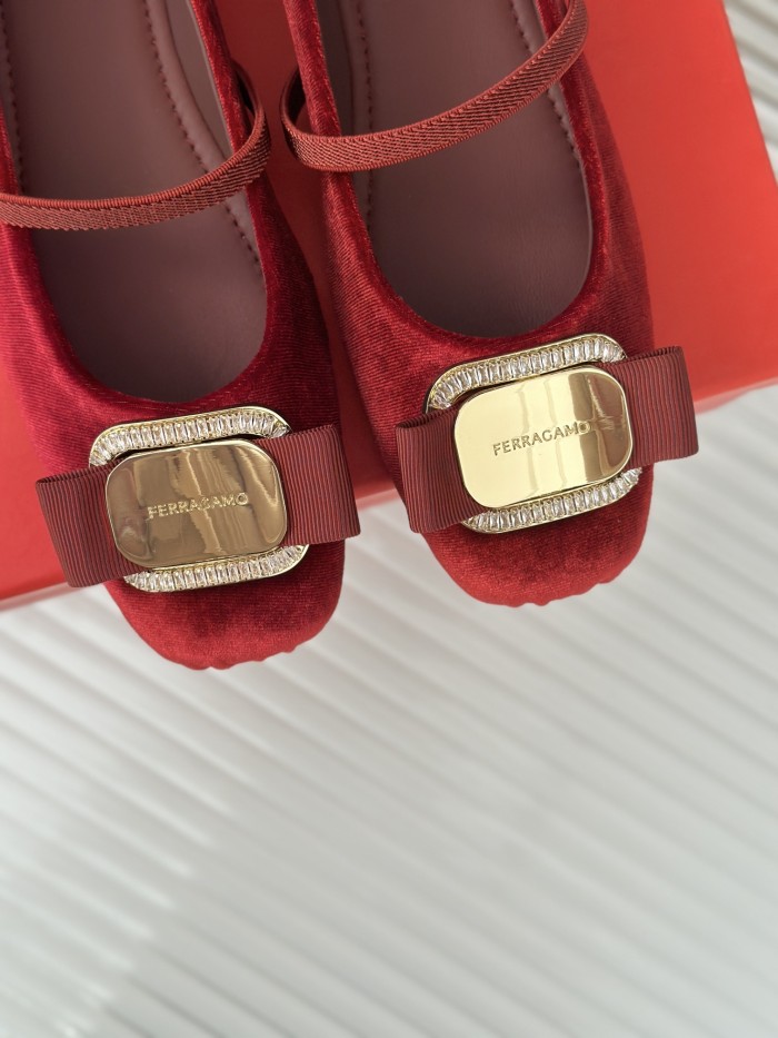 Ferragamo Shoes 024 HL072