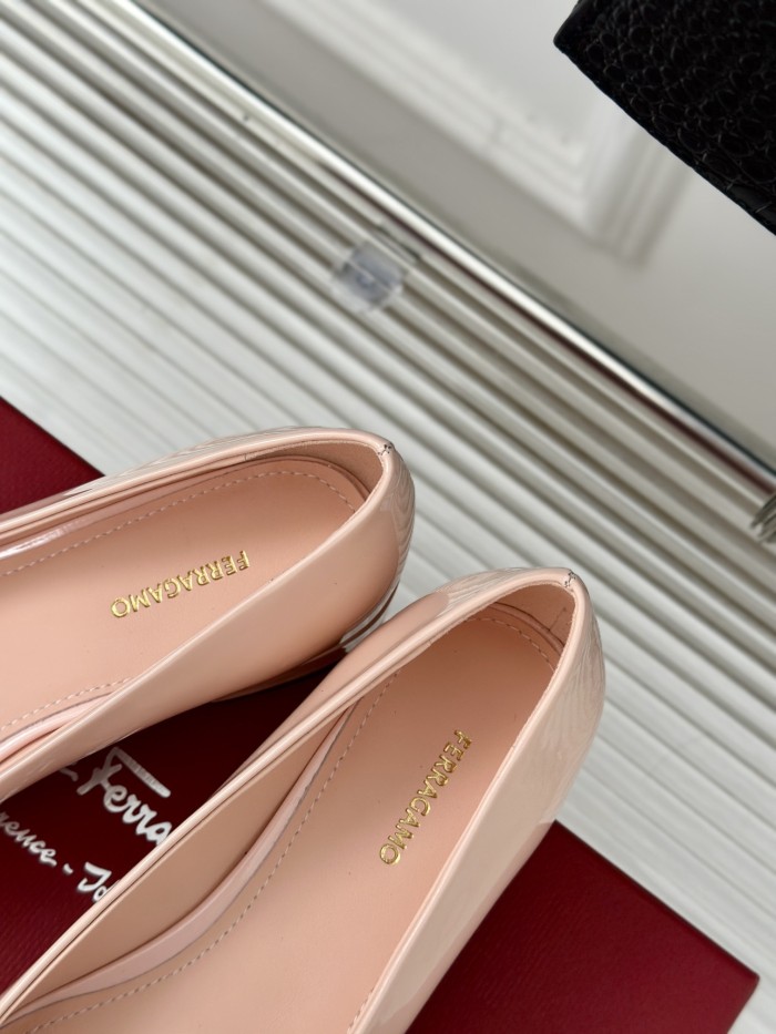 Ferragamo Shoes 011 HL003