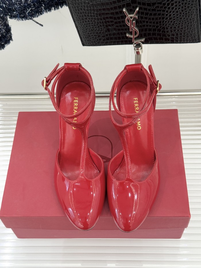 Ferragamo Shoes 032 HL023