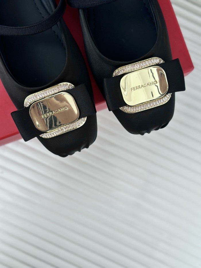 Ferragamo Shoes 024 HL072