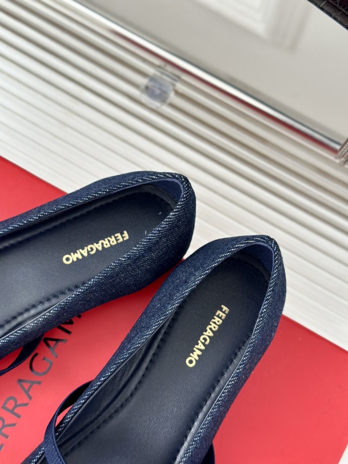 Ferragamo Shoes 024 HL072