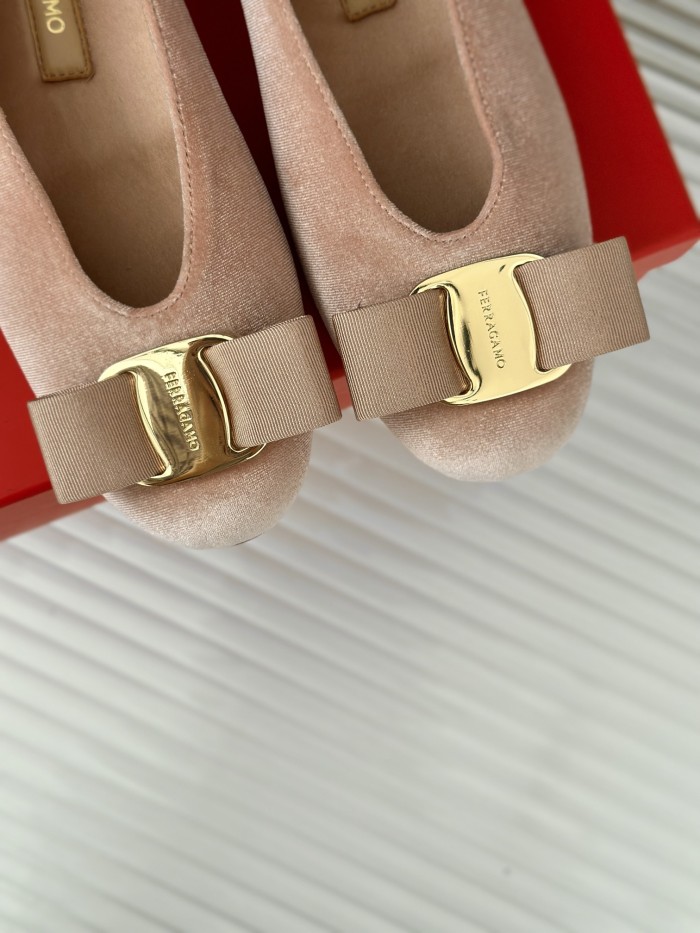 Ferragamo Shoes 009 HL003