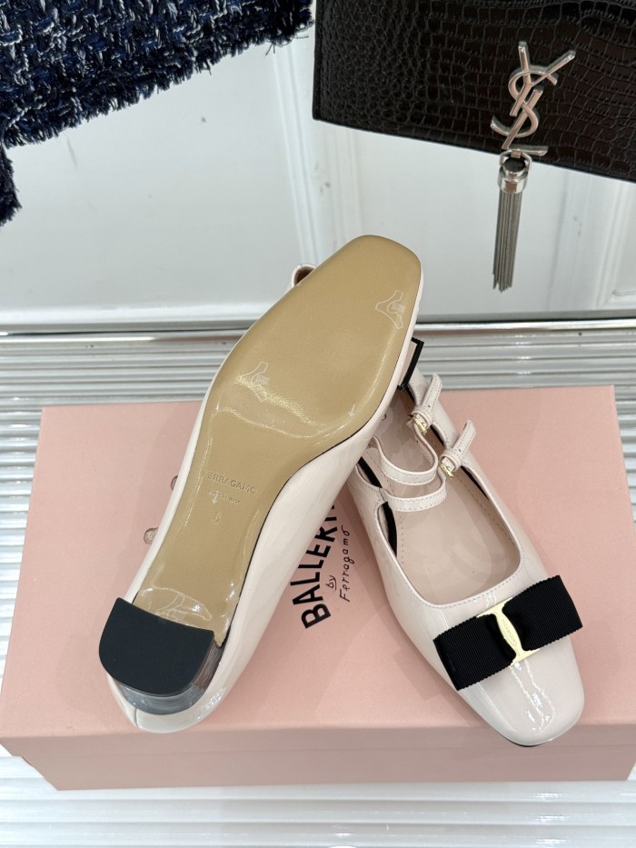 Ferragamo Shoes 018 HL003