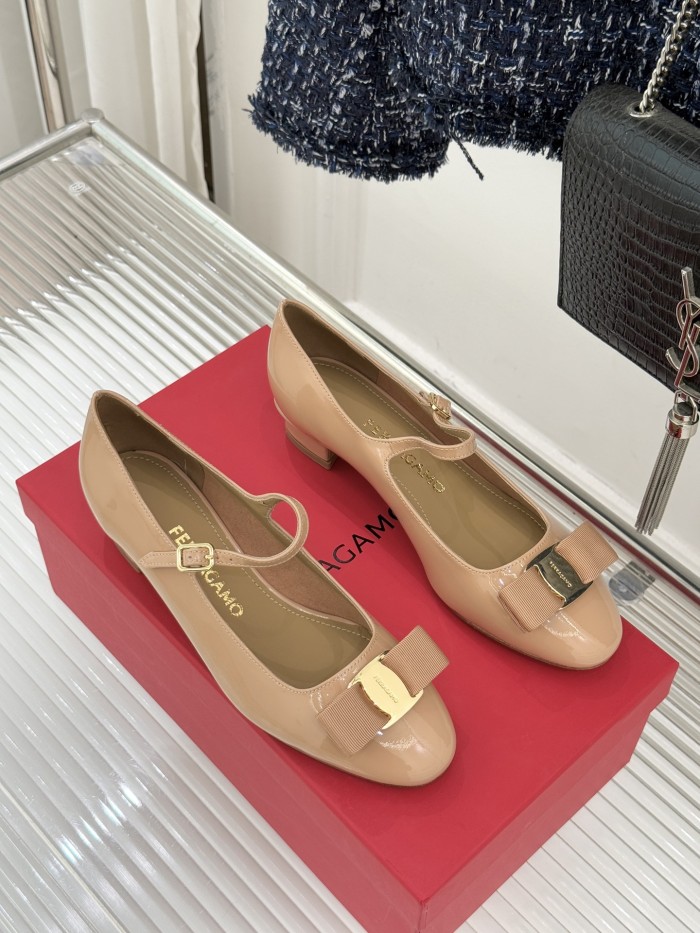 Ferragamo Shoes 031 HL023