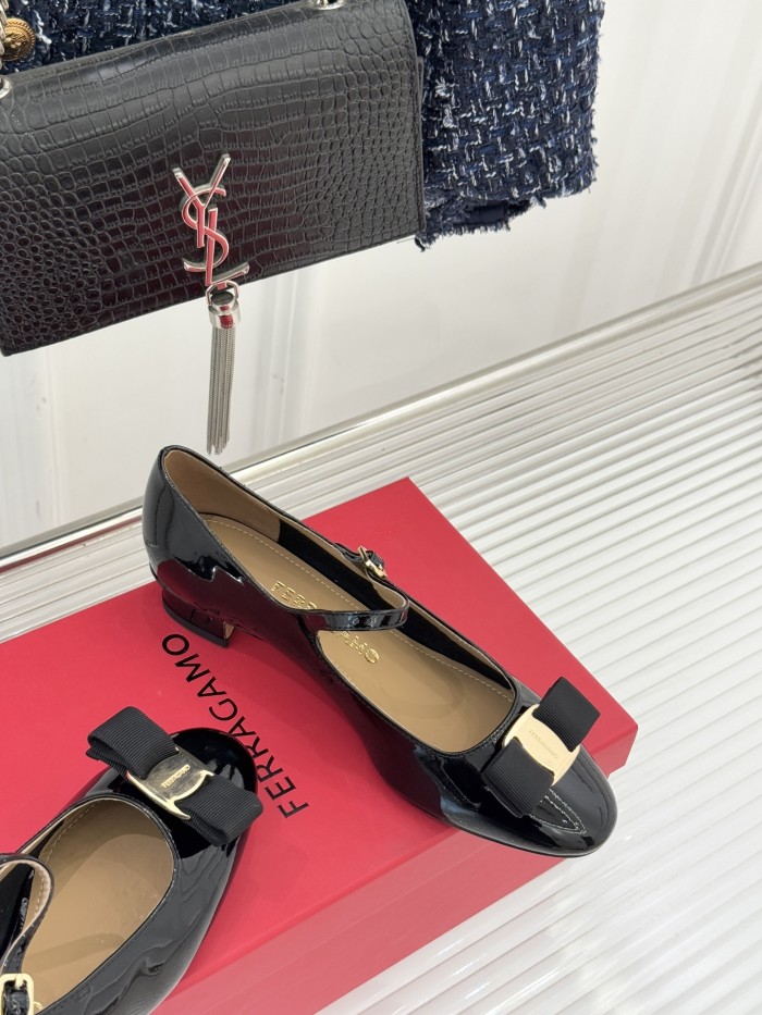 Ferragamo Shoes 031 HL023