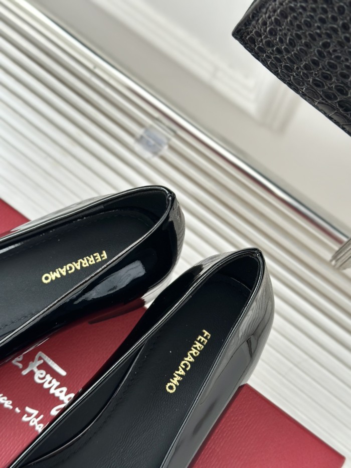 Ferragamo Shoes 011 HL003