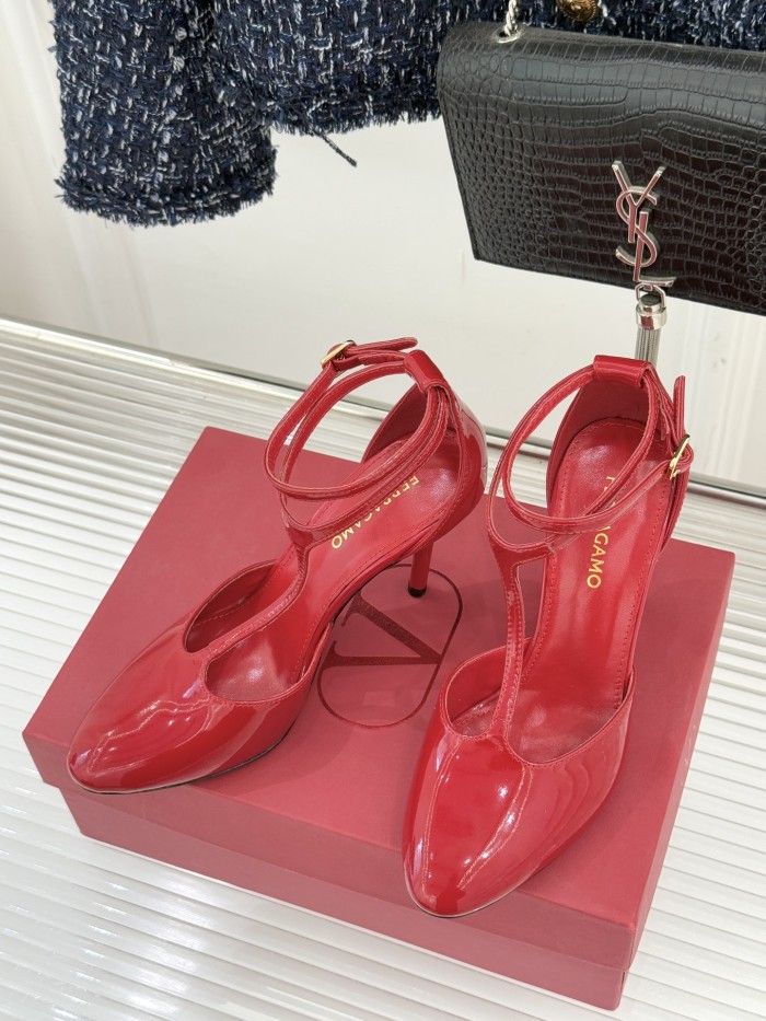 Ferragamo Shoes 032 HL023