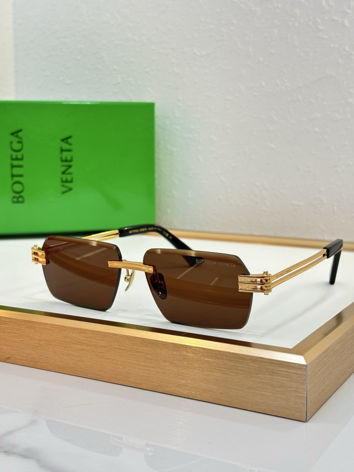 Bottega Veneta Sunglasses BV2347S