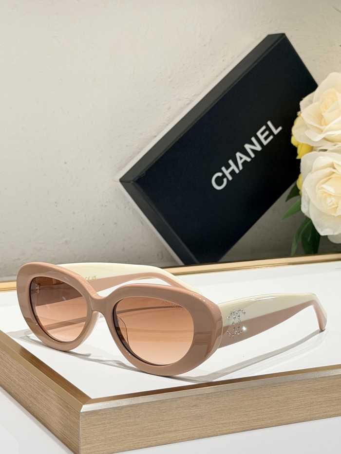 Chanel Sunglasses CH5562B