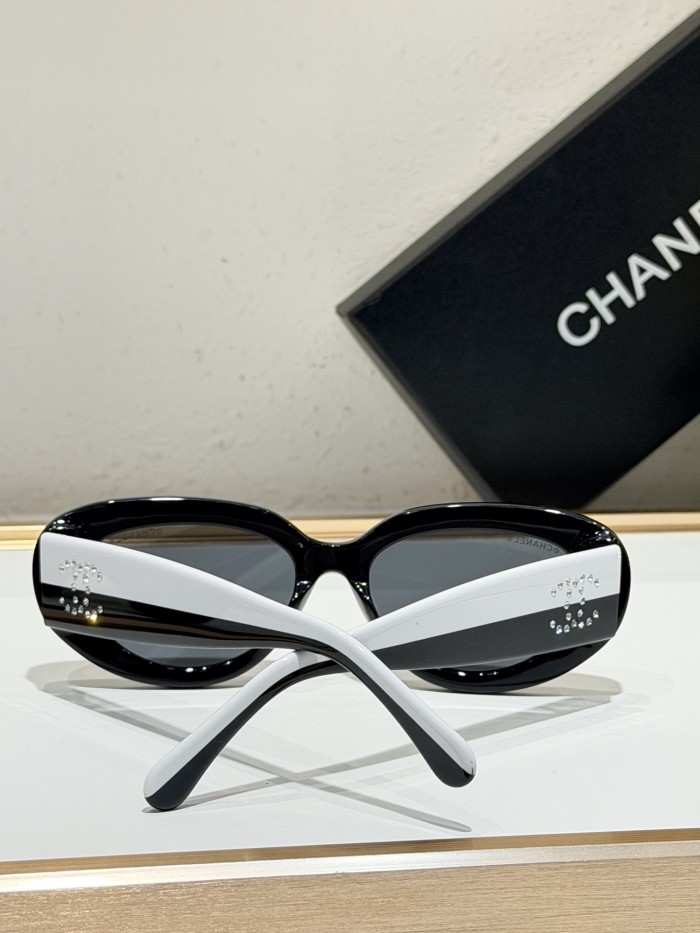 Chanel Sunglasses CH5562B