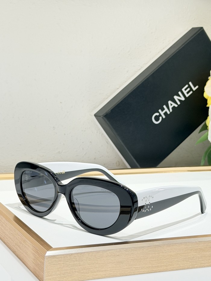 Chanel Sunglasses CH5562B