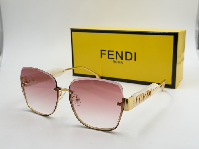 Fendi Sunglasses FE40153