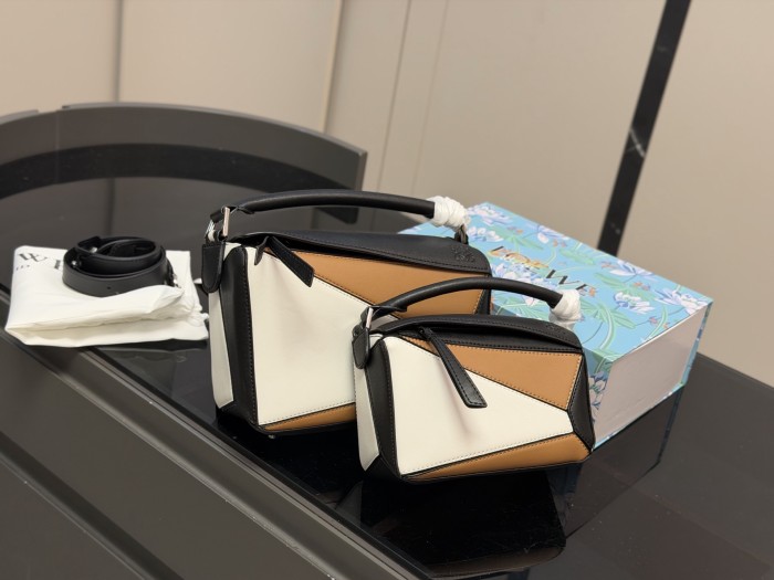 Loewe Puzzle Bag 014 DB551-571 18-24cm