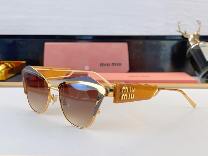 Miu Miu Sunglasses MU136