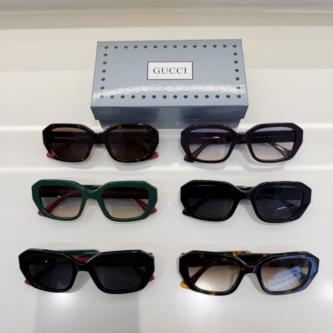 Gucci Sunglasses GG1553
