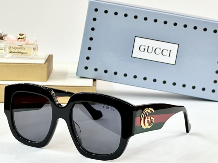 Gucci Sunglasses GG1546