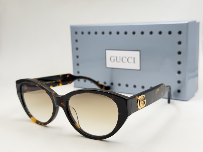 Gucci Sunglasses GG1554