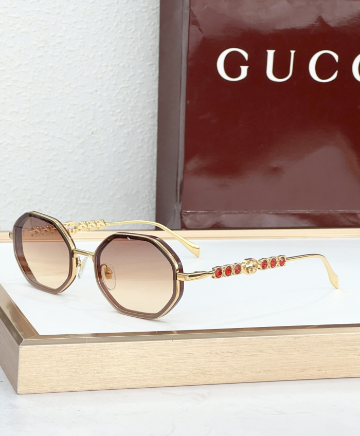 Gucci Sunglasses GG1662