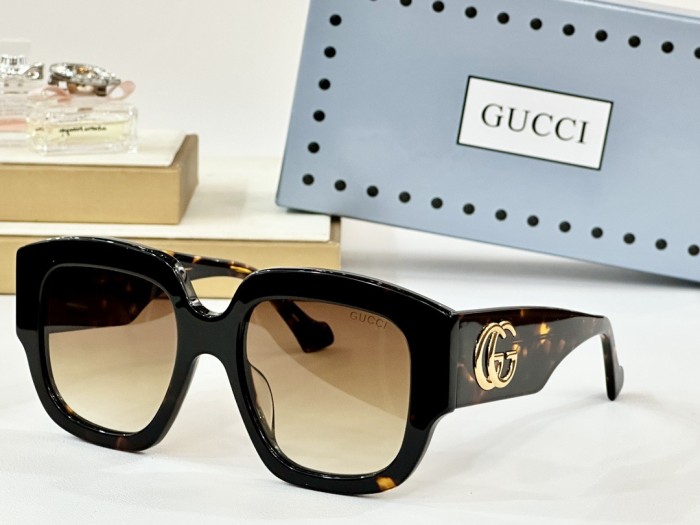Gucci Sunglasses GG1546