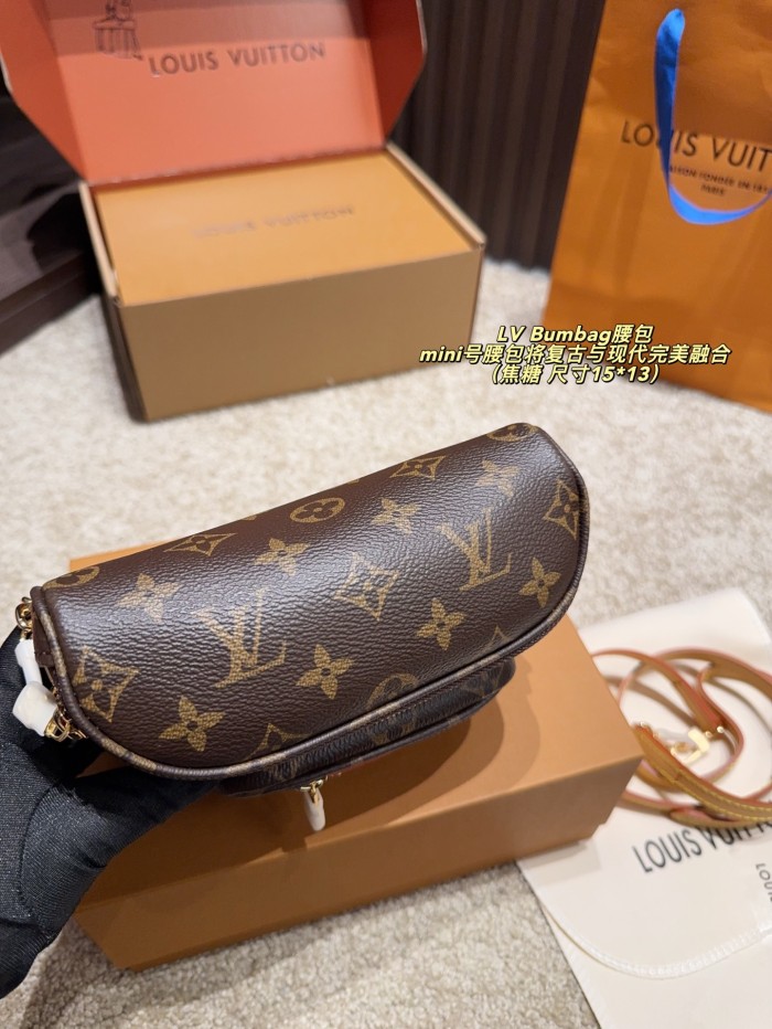 LV Bumbag 339 DB571 15cm