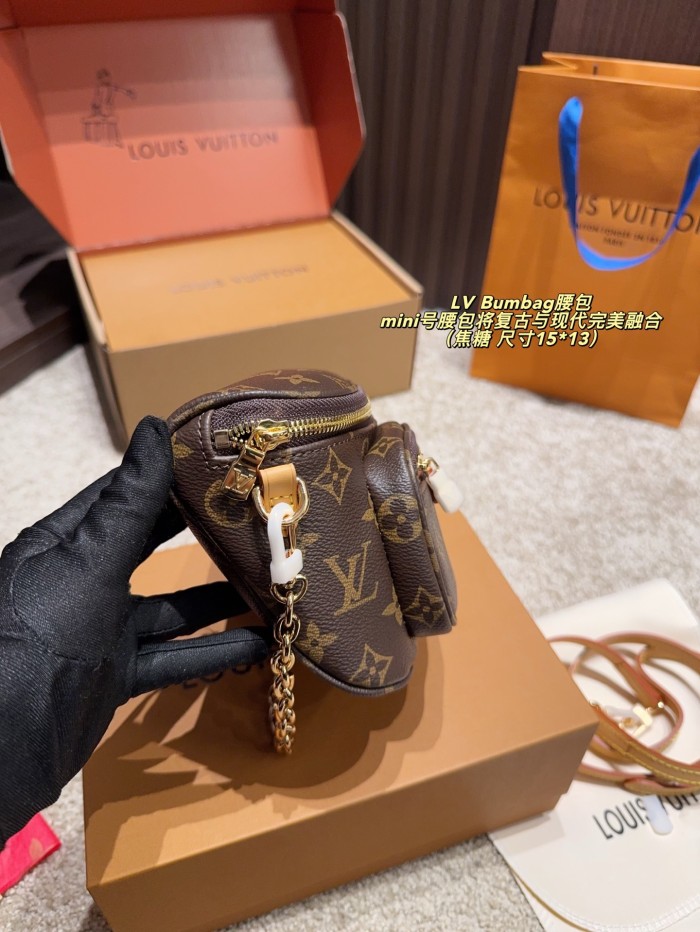 LV Bumbag 339 DB571 15cm