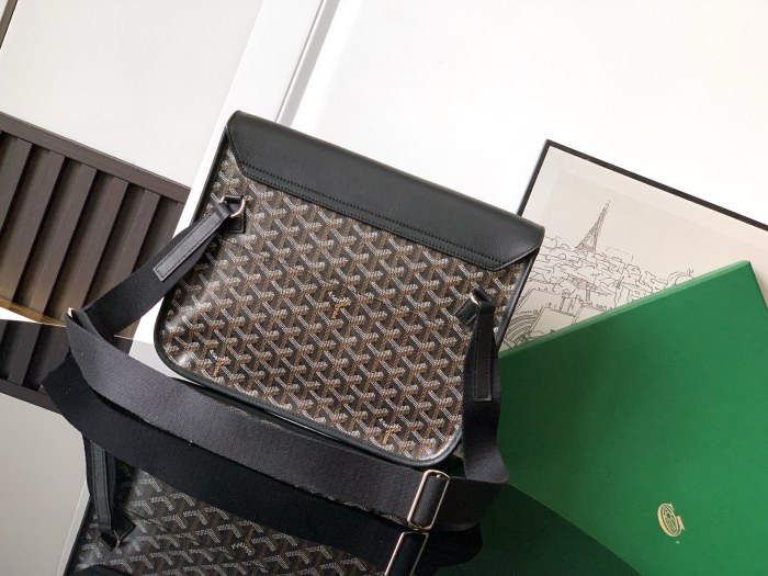Goyard Coursier Bag 8069 YD065 32cm