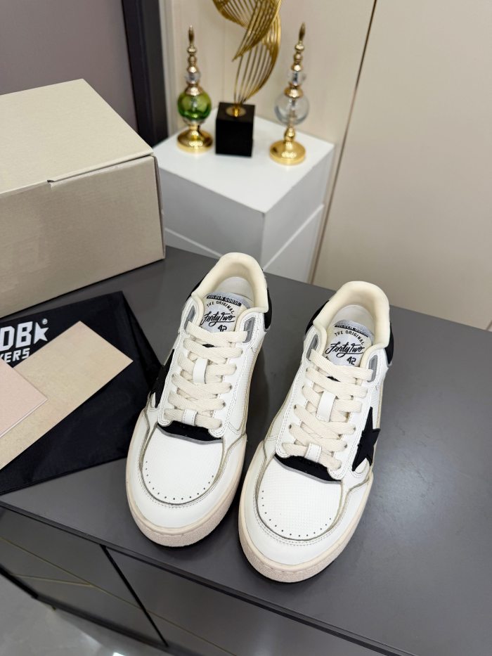 Golden Goose shoes 013 HL023