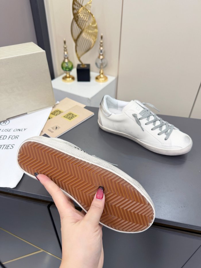 Golden Goose shoes 012 HL022