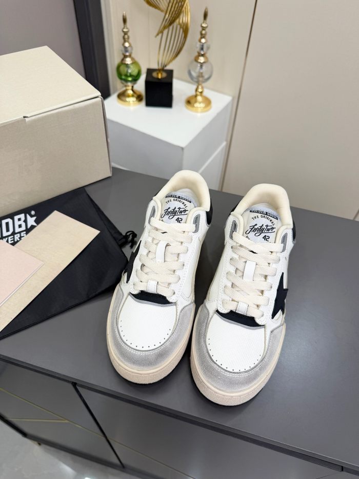 Golden Goose shoes 013 HL023