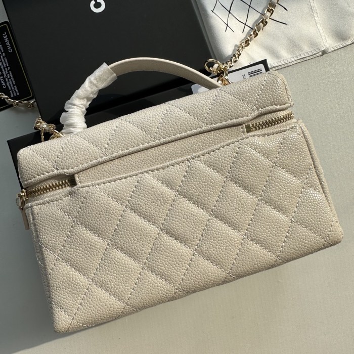 Chanel Shoulder Bag 007 LM041 19cm