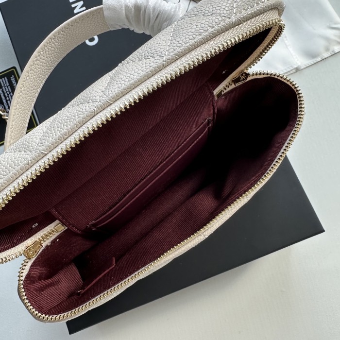 Chanel Shoulder Bag 007 LM041 19cm