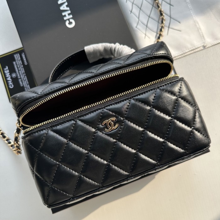 Chanel Shoulder Bag 007 LM041 19cm