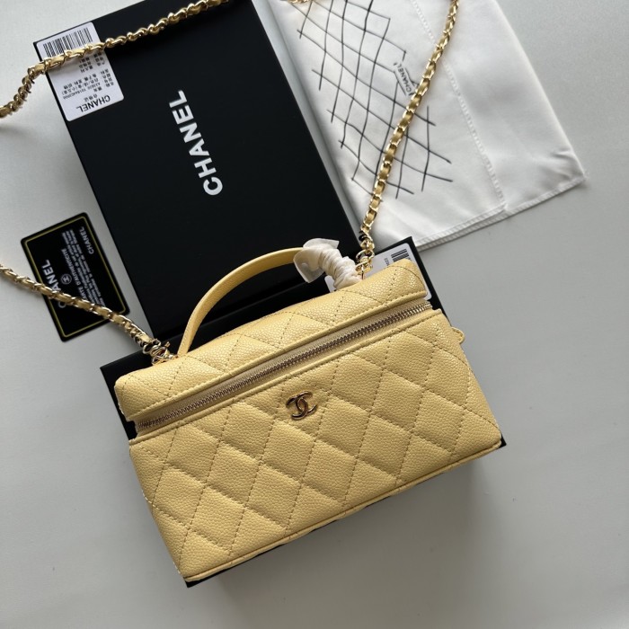 Chanel Shoulder Bag 007 LM041 19cm