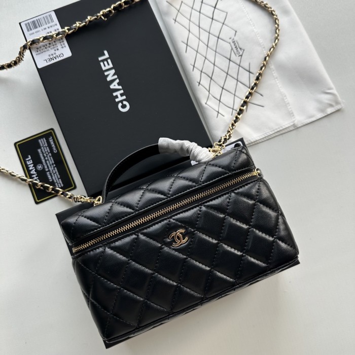 Chanel Shoulder Bag 007 LM041 19cm